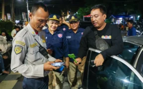 Sebanyak 600 juru parkir (jukir) resmi terancam kehilangan izin karena menolak mengikuti program digitalisasi parkir