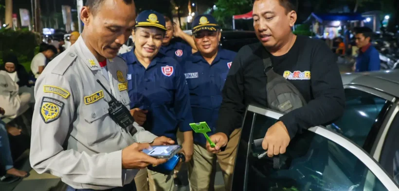 Sebanyak 600 juru parkir (jukir) resmi terancam kehilangan izin karena menolak mengikuti program digitalisasi parkir