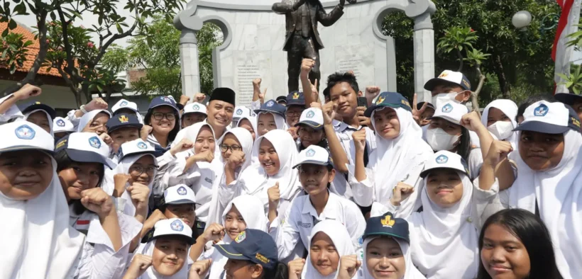 Pemkot Surabaya lewat Dinas Pendidikan (Dispendik) lagi kasih teguran keras: Siswa SMP dilarang keras bawa motor sendiri