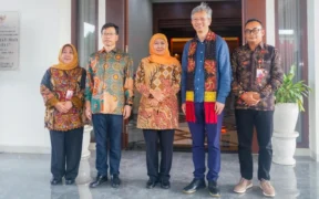 Gubernur Jawa Timur Khofifah Indar Parawansa menerima kunjungan Duta Besar Republik Rakyat Tiongkok (RRT) untuk Indonesia