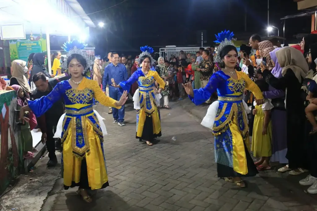 Pagelaran Seni Wonoasih 2026 sukses digelar meriah dengan iringan musik perkusi, tarian tradisional, hingga hiburan modern