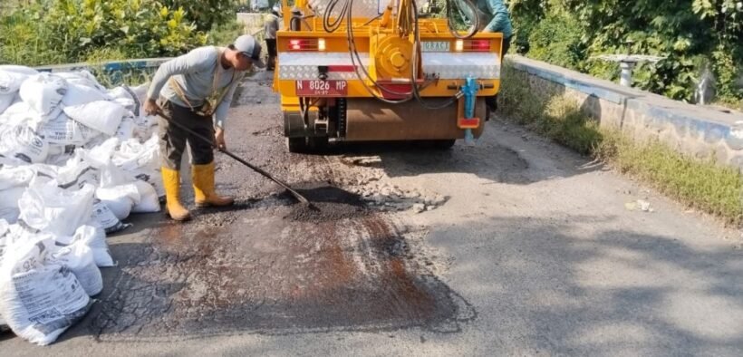 DPUPR Kabupaten Probolinggo terus menggenjot perbaikan infrastruktur jalan, Salah satunya adalah ruas jalan Pekalen–Condong