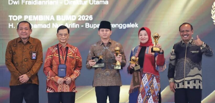 3 Tahun Berturut-turut, BPR Jwalita Raih Golden Trophy