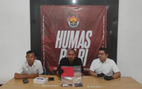 Ketangkap Pas COD, Seorang pria berinisial S berhasil diringkus tim Satresnarkoba Kota Batu setelah kedapatan membawa puluhan pil ekstasi.