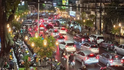 Masuk minggu keempat April 2026, cuaca di Malang lagi hobi banget tarik-ulur, Cuaca di antara hujan dan panas, Gak Jelas Kayak Hubungan Kita