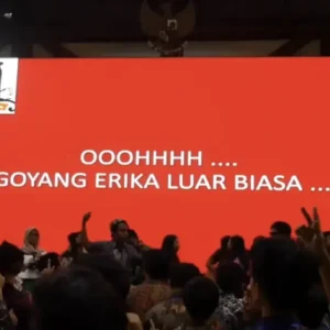 Jagat media sosial lagi ramai soal video lama yang kembali mencuat, menampilkan lagu berjudul "Erika" yang dinilai vulgar dan melecehkan