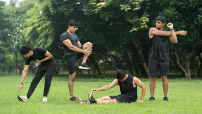 Pelatih fitness online membantu klien mencapai target kebugaran