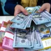 Dolar Melambung Tinggi Bikin Warga Desa Sekarat