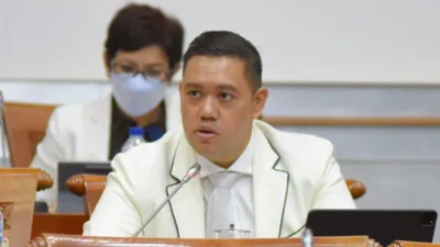 Komisi I DPR RI, Dave Laksono, memberikan wanti-wanti agar pelibatan anggota TNI dalam memberantas begal dilakukan secara proporsional.
