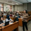 PARADOX KAMPUS: Gaji Rata-Rata Dosen Indonesia Cuma Rp3,36 Juta