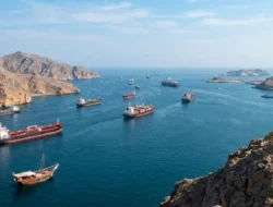 Adu Mekanik di Selat Hormuz : Iran Terapkan Aturan Baru, Trump Stop Projeknya