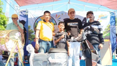Pemerintah Kecamatan Kapongan, Situbondo resmi meluncurkan program Car Free Day (CFD) bersama dengan jalan sehat dan cek kesehatan gratis