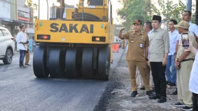 Bupati Jember Gus Fawait memastikan perbaikan jalan rusak di Kencong mulai dikerjakan, Warga berharap akses utama kembali mulus dan aman
