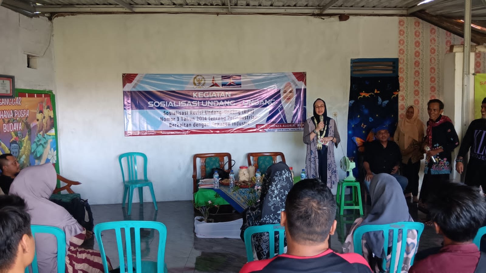 Anggota DPR RI, Dina Lorenza Audria melaksanakan kunjungan reses di Kabupaten Situbondo sekaligus mensosialisasikan RUU Perindustrian