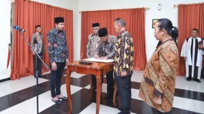 Wakil Bupati Trenggalek, Syah Natanegara melantik dua pejabat administrator di lingkungan Pemerintah Kabupaten Trenggalek, Jumat (8/5/2026).
