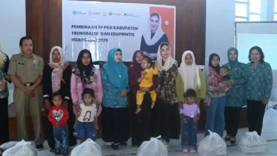 Novita Hardini Berikan Layanan Kesehatan Mata Gratis