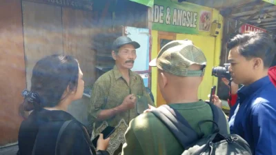 Pembongkaran Pos Polisi di kawasan Perempatan atau Simpang Patih, Desa Pesanggrahan, Kecamatan Batu mulai dilakukan pada Rabu (13/5/2026).