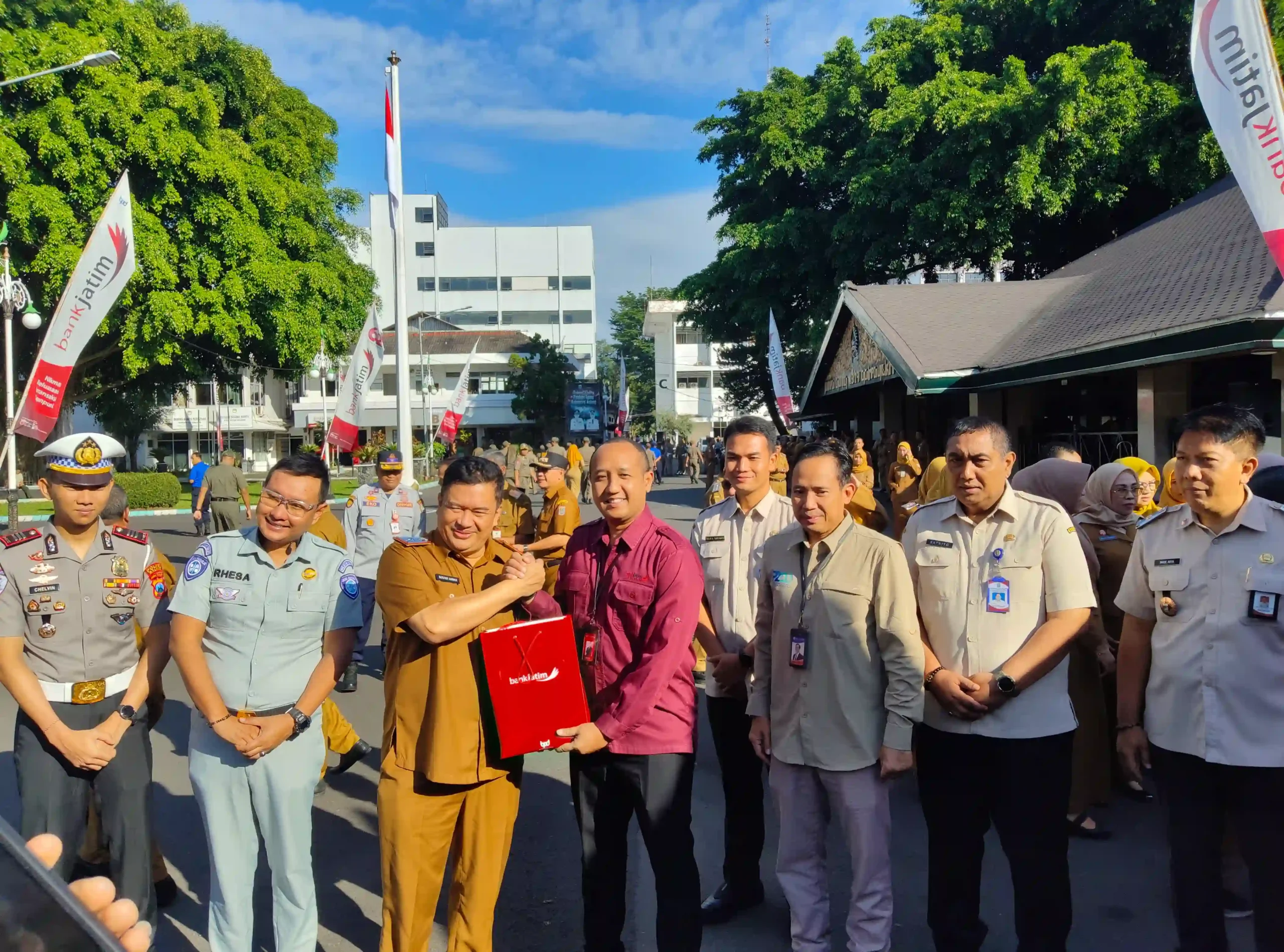 Pemerintah Kabupaten Malang lagi serius banget menggarap skema digitalisasi QRIS sebagai sarana pembayaran pajak daerah