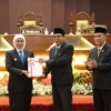 DPRD Jatim Sahkan Rekomendasi LKPJ Gubernur 2025 dalam Rapat Paripurna