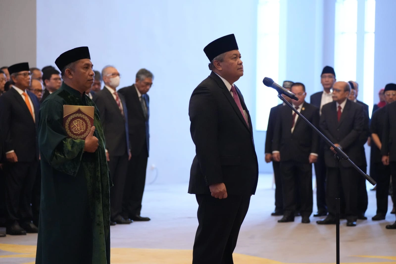 Nilai Rupiah Terburuk: Anggota DPR Minta Bos BI Mundur