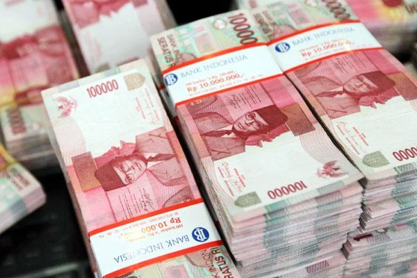 RUPIAH DALAM BAYANG-BAYANG RESESI: Saatnya Stop FOMO Impor dan Belajar dari Logika Pilot Habibie! Bangun Kepercayaan Ekonomi