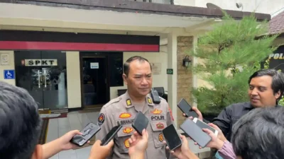 Beberapa hari terakhir Viral dengan kabar kemunculan sosok yang disebut sebagai “pocong begal” di wilayah Malang Raya.