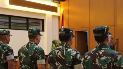Hakim Militer Jatuhkan Hukuman Pemecatan kepada 2 anggota BAIS TNI yang menjadi terdakwa kasus penyiraman air keras Andrie Yunus.