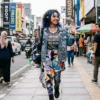 Vibing on Their Own Frequency: Mengapa Zodiak Aquarius Itu Beda!