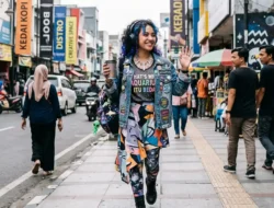 Vibing on Their Own Frequency: Mengapa Zodiak Aquarius Itu Beda!