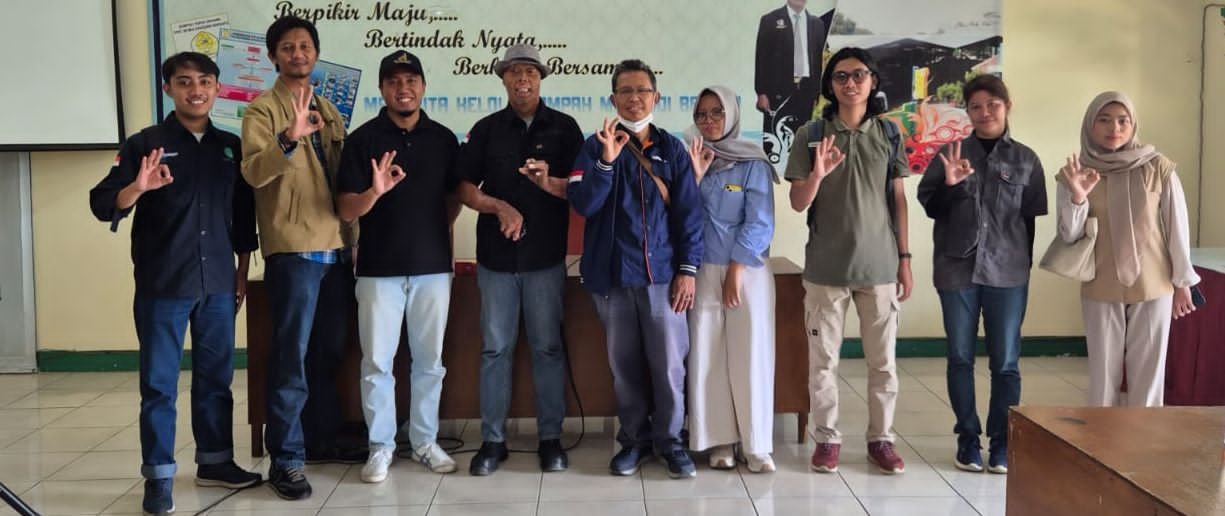 Tim Pengabdian Masyarakat dari Politeknik Negeri Malang (Polinema) nyulap TPS 3R Gadingkulon jadi model percontohan desa mandiri energi