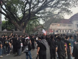 Demo Hari Ini di Balai Kota Malang: Suarakan Indonesia Gawat Darurat