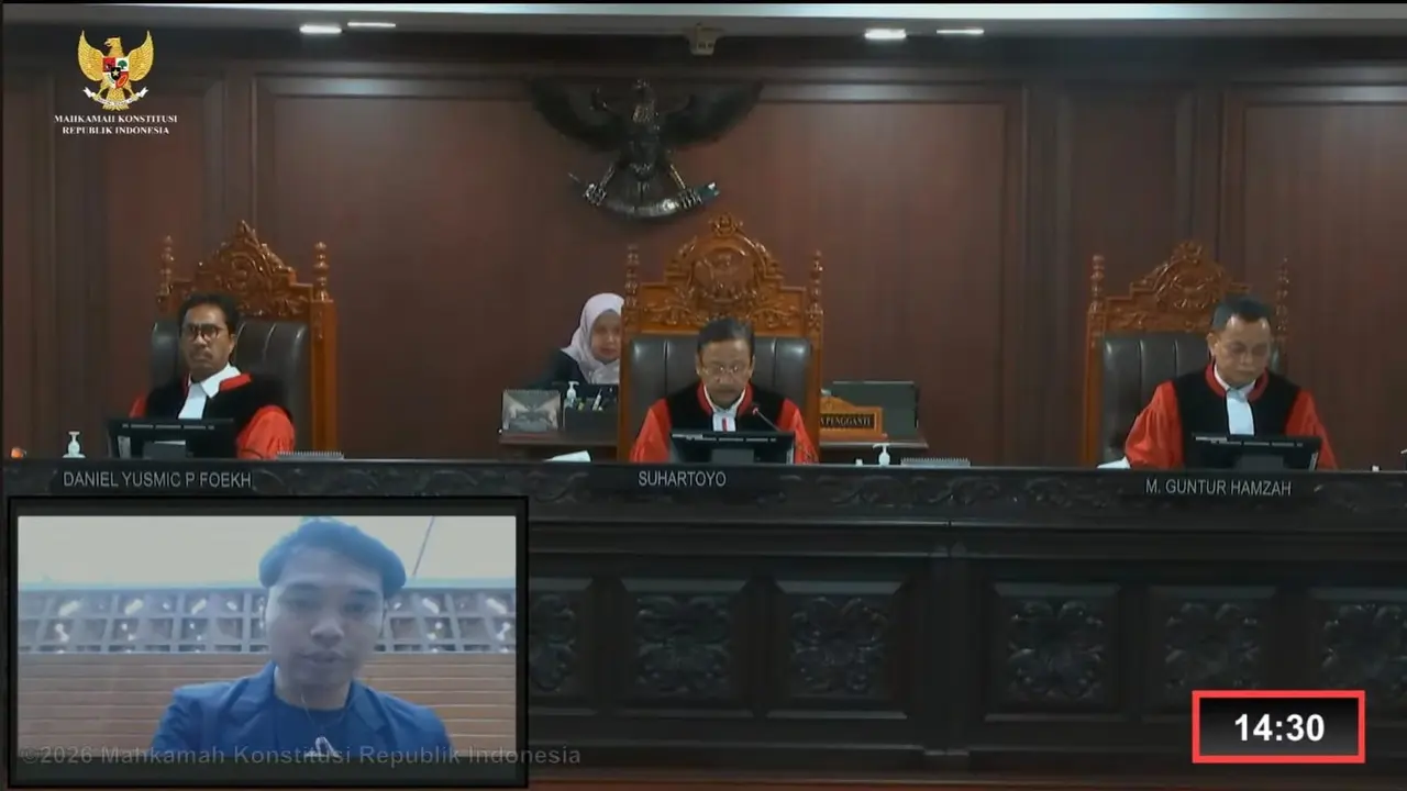 Mahasiswa UIN Bandung mengajukan uji materi (judicial review) terhadap UU MD3 dimana meminta Pembatasan masa jabatan anggota DPR