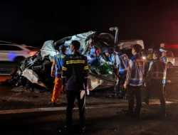 Kecelakaan Maut di Tol Pandaan-Malang KM 76.600: Mikrobus Ringsek, 3 Meninggal