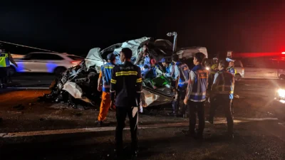 Kecelakaan maut kembali memakan korban jiwa di jalur bebas hambatan yang terjadi di Kilometer 76.600 A Tol Pandaan-Malang.