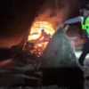 Polisi Bongkar dan Bakar Arena Diduga Sabung Ayam di Singosari Malang