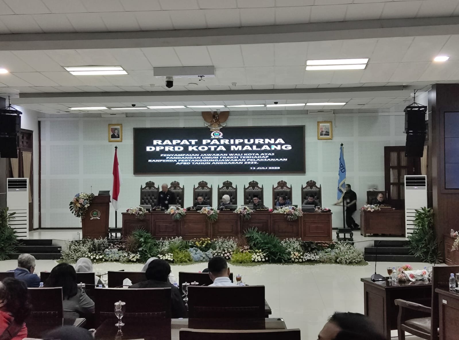Rapat Paripurna DPRD Kota Malang Senin (13/7/2026), diwarnai kritik tajam Oleh salah seorang anggota dimana Rapat tersebut Molor 1,5 Jam
