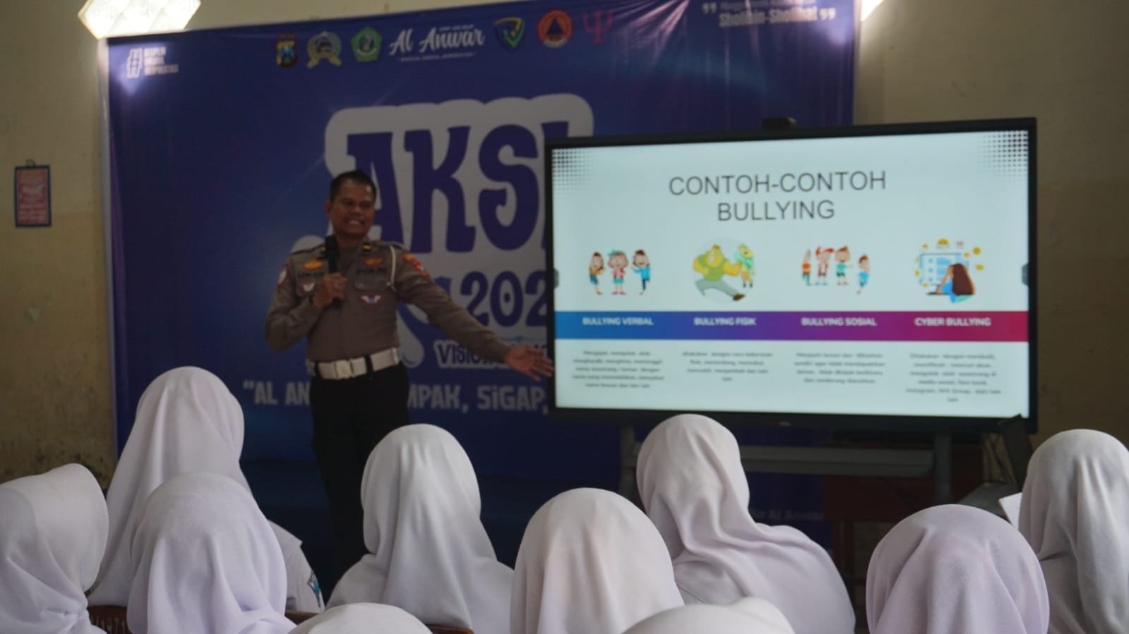 Satlantas Polres Malang Sambangi Sekolah Saat MPLS : Geberkan Edukasi