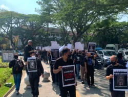 Sebut Wartawan ‘Londo Ireng’, Insan Pers Malang Demo Desak Presiden Minta Maaf