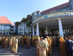 Apel Pagi di Among Tani, Wali Kota Batu Minta OPD Berinovasi dan Disiplin