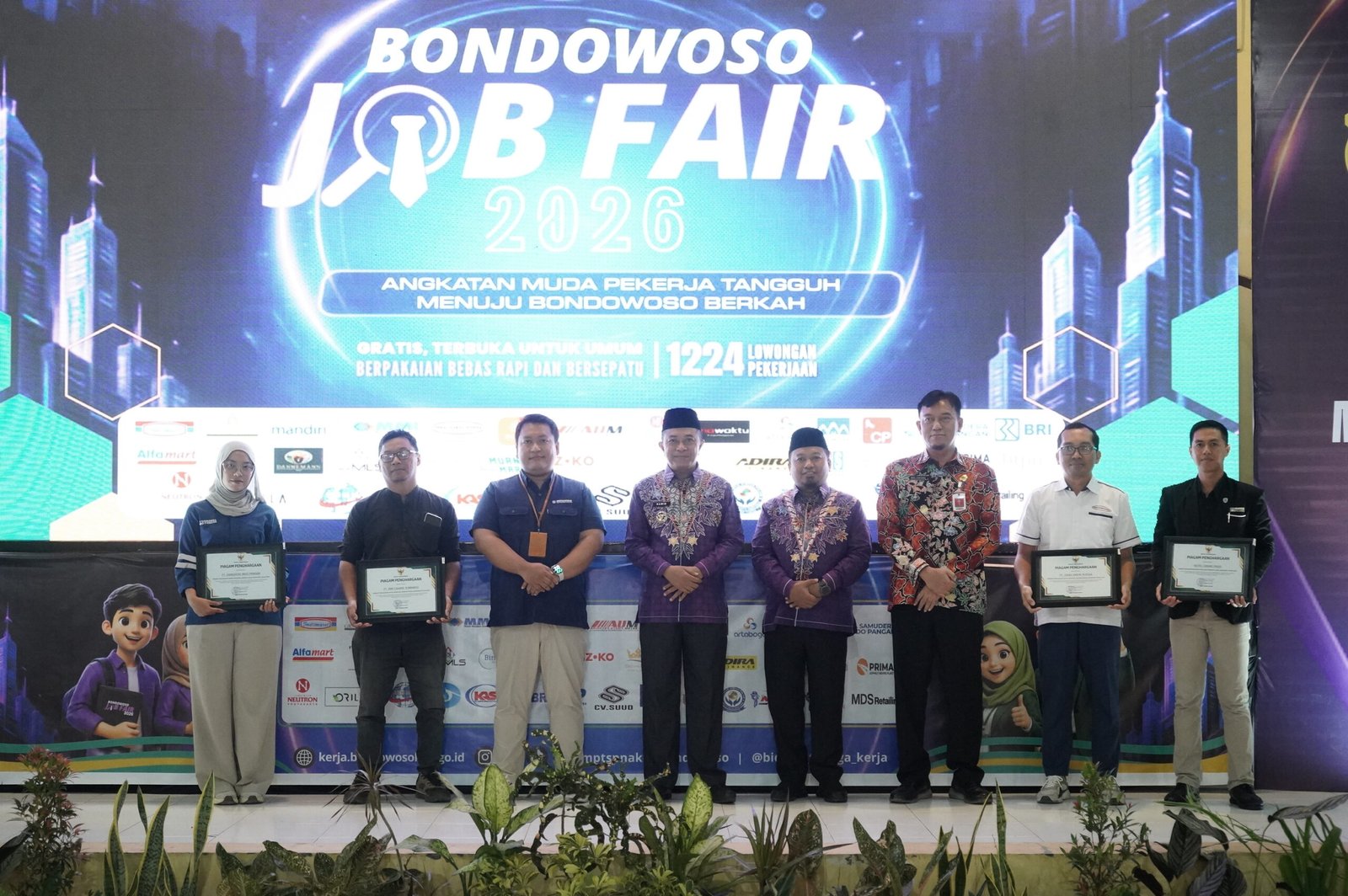 Pemerintah Kabupaten Bondowoso menunjukkan komitmennya dalam memperluas akses lapangan kerja melalui gelaran Bondowoso Job Fair 2026