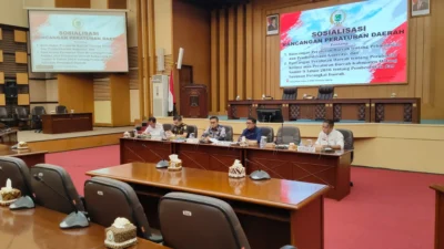 Pansus DPRD Kabupaten Malang mempercepat pembahasan Rancangan Peraturan Daerah (Ranperda) tentang Perlindungan Koperasi serta Usaha Mikro.