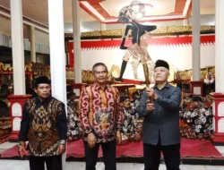 Bupati Malang Hadiri Bersih Desa Ngebruk, Lestarikan Wayang Kulit di Poncokusumo