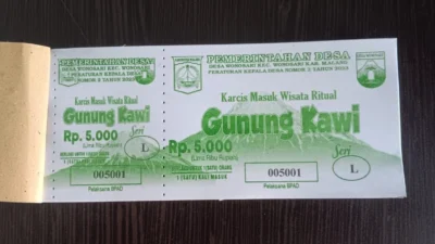 Viral dengan Beredar foto karcis masuk wisata ritual Gunung Kawi di media sosial yang mencantumkan harga Rp400 ribu per orang