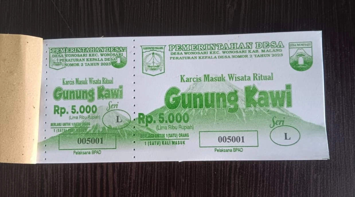 Viral dengan Beredar foto karcis masuk wisata ritual Gunung Kawi di media sosial yang mencantumkan harga Rp400 ribu per orang