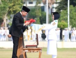 Pimpin Upacara HUT ke-81 RI: Bupati Gus Fawait Serukan Pentingnya Persatuan