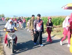 Gebyar Jalan Sehat Meriahkan HUT ke-81 RI di Desa Duwet