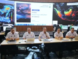 Awal dan Puncak Musim Hujan Berdekatan, BMKG Ingatkan Banjir dan Longsor