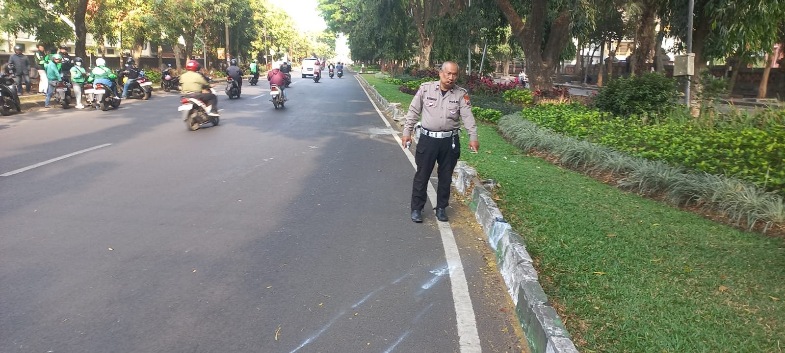 Diduga Kurang Konsentrasi, Pengendara Honda Beat asal Wagir Tewas Tabrak Median Jalan di Veteran Malang