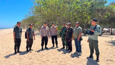 Polres Malang Patroli Wisata Pantai Balekambang: Ingatkan Larangan Berenang