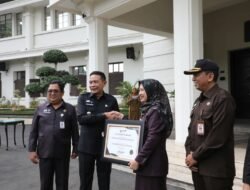 Dispendukcapil Kota Malang Raih Predikat WBBM, Pj Wali Kota Minta Jadi Contoh bagi OPD Lain